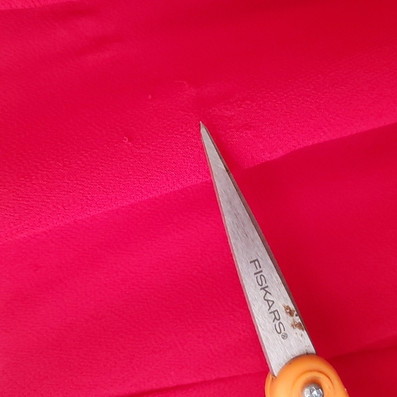 Lady in Red Pleated Dress, Size XL - Picture 4 of 15